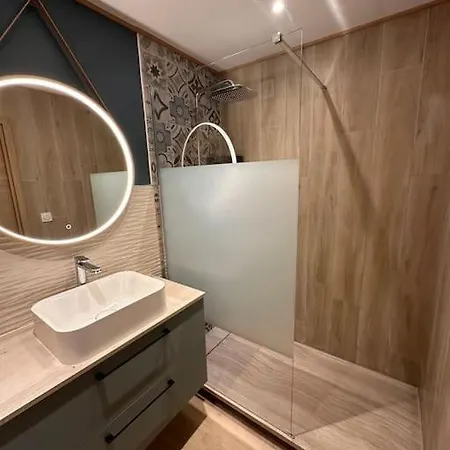 Apartment T3 A 20m De La *