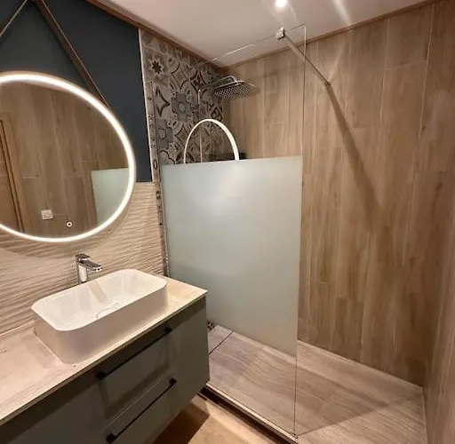 Apartment T3 A 20m De La *